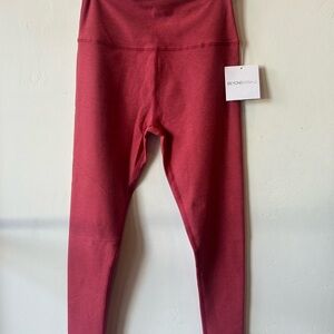 Beyond Yoga salmon pink Leggings